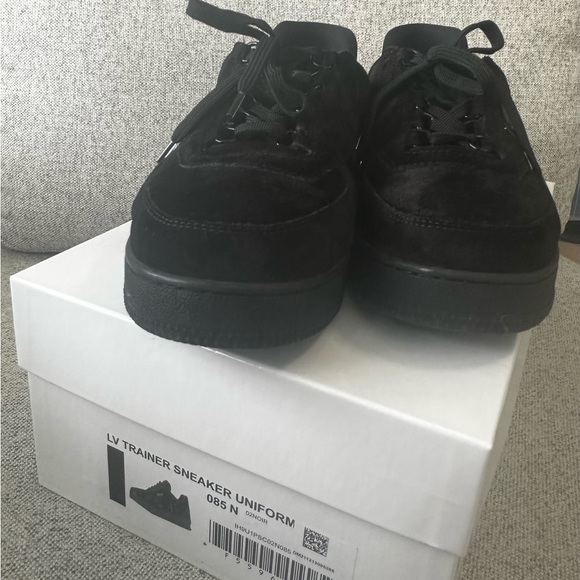 Louis Vuitton LV Uniform Trainer sneakers
SIZE: LV 8.5, US 9.5 - Picture 4 of 13